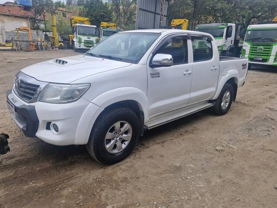 TOYOTA HILUX 3.0 SRV 4X4 CD 16V TURBO INTERCOOLER DIESEL 4P AUTOMÁTICO TOYOTA HILUX 3.0 SRV 4X4 CD 16V TURBO INTERCOOLER DIESEL 4P AUTOMÁTICO